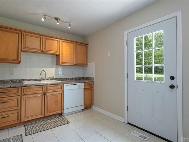 7905 Wescott Avenue, Mad River Township, OH 45324 Photo 7