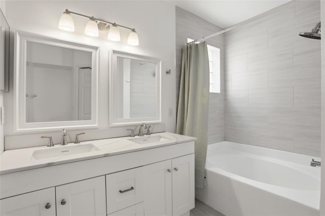 4114 Forest Island Drive, Orlando, FL 32826 Photo