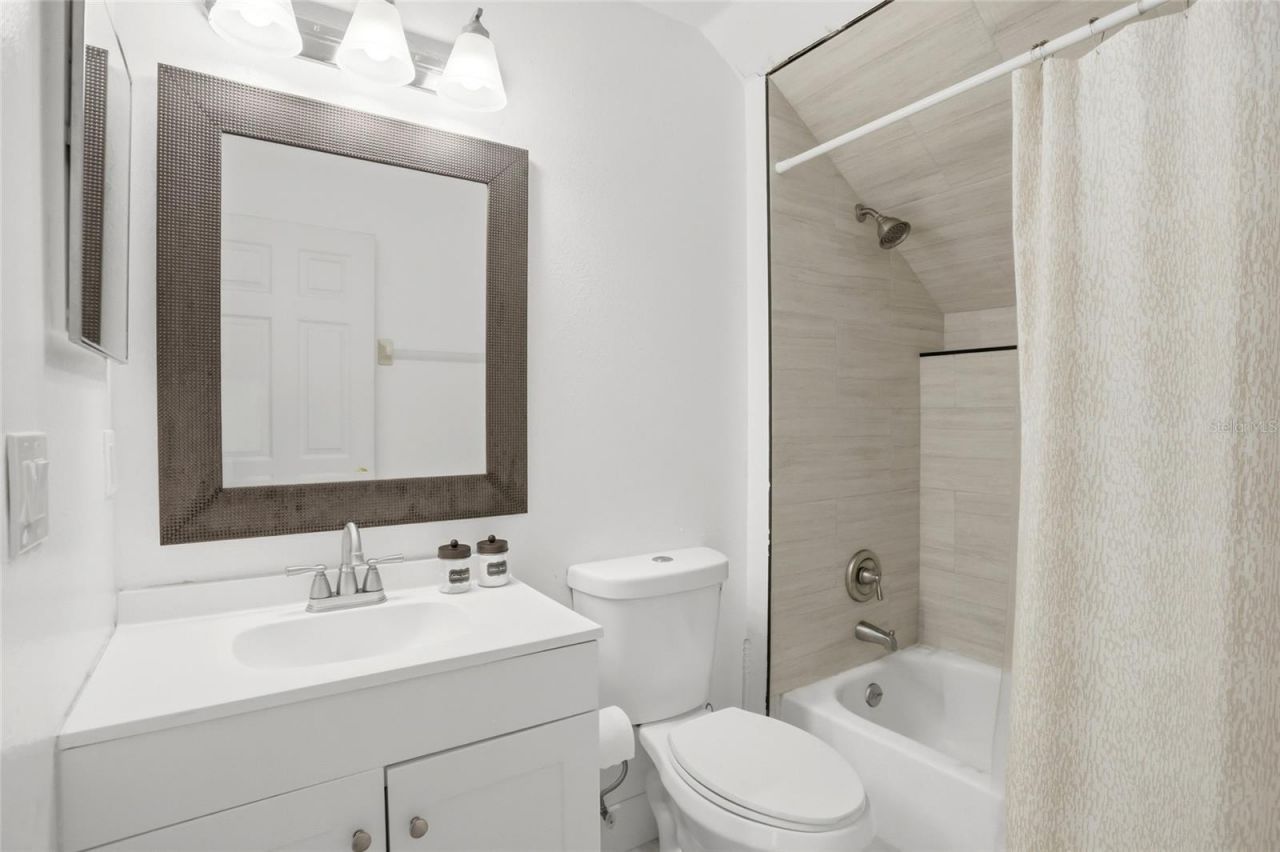 4114 Forest Island Drive, Orlando, FL 32826 Photo