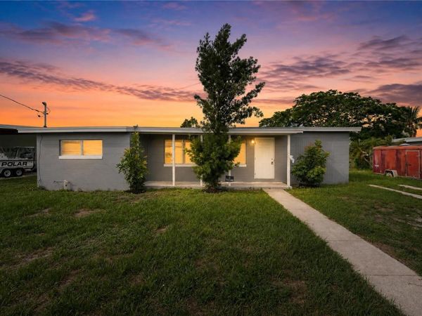 691 SHARON CIRCLE , PORT CHARLOTTE, FL 33952