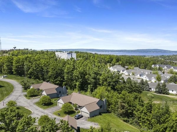 2015 Woods Lane, Petoskey, MI 49770