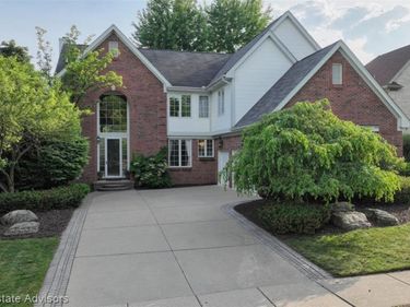 1364 Kentfield Drive, Rochester, MI 48307