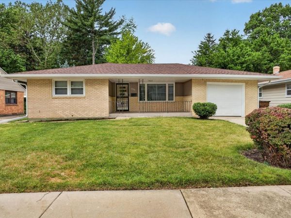404 Fairview Boulevard , Rockford, IL 61107