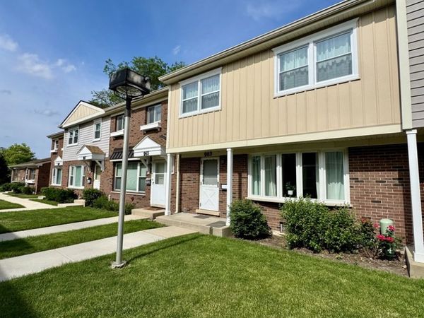 263 Green Court , Wood Dale, IL 60191