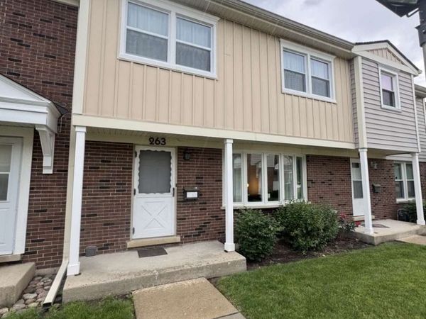 263 Green Court , Wood Dale, IL 60191