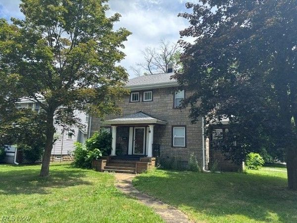 405 Oak Knoll SE, Warren, OH 44483