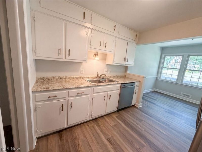 1384 Ford Road, Cleveland, OH 44124 Photo 2