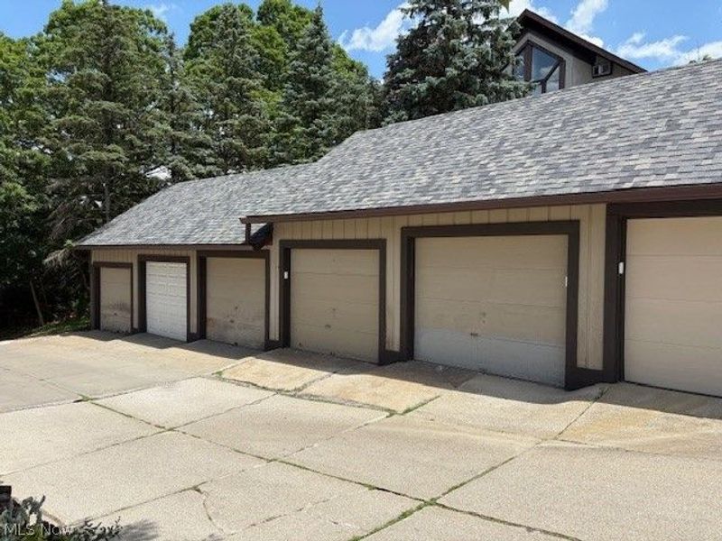 1611 Treetop Trail, Unit B, Akron, OH 44313 Photo 17