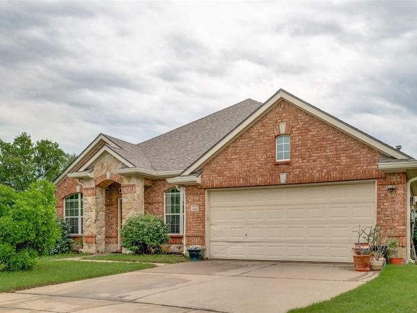 9204 Lockhart Drive, Arlington, TX 76002