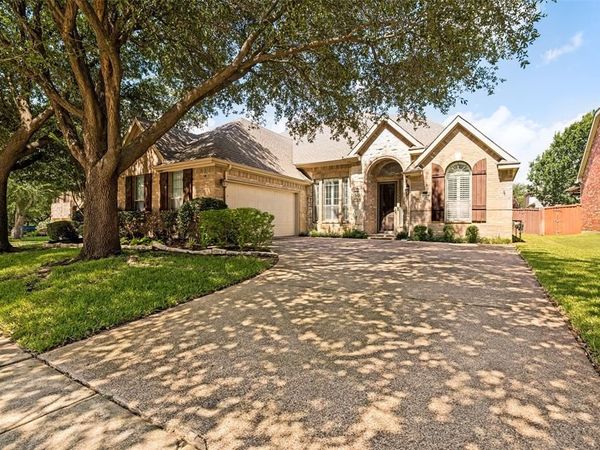 2401 Brown Bear Way, Euless, TX 76039