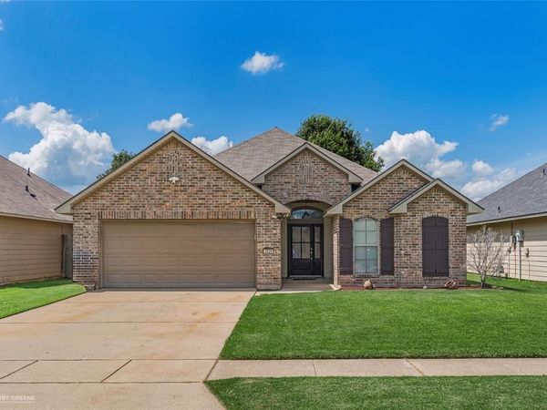 3826 Pickering Pass Drive , Bossier City, LA 71111