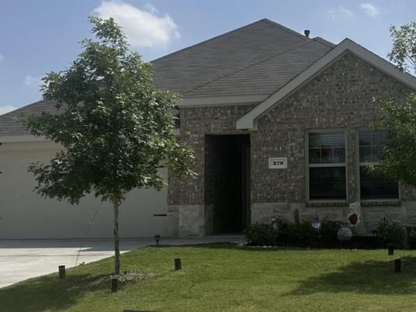 279 Thoroughbred Street , Waxahachie, TX 75165