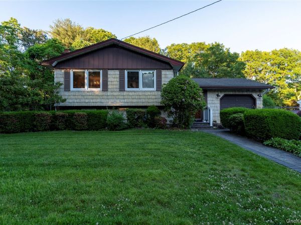 95 Haven Avenue, Ronkonkoma, NY 11779