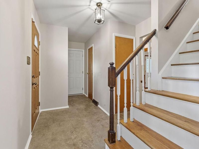 318 Apache Circle , Westerville, OH 43081 Photo 15