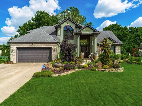 12638 Oakmere Drive, Pickerington, OH 43147