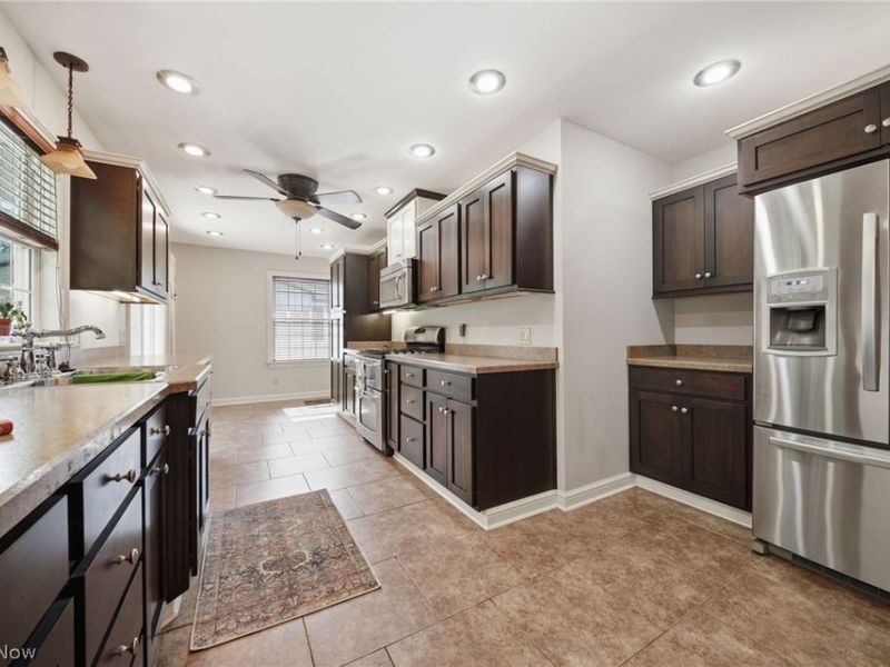 734 Knollwood Drive, Ashtabula, OH 44004 Photo 7