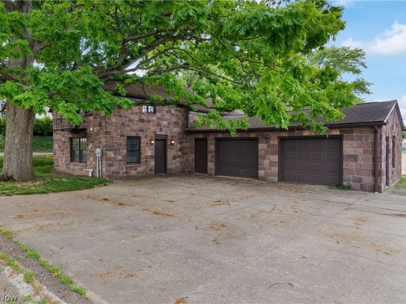 13113 Cleveland Avenue NW, Uniontown, OH 44685 Photo 4