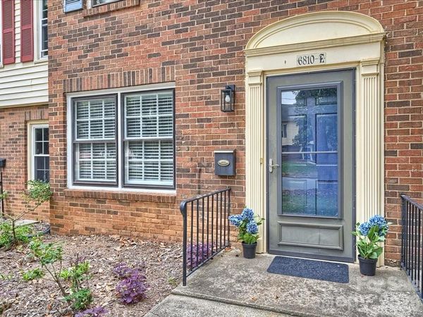 6810 Farmingdale Drive , Charlotte, NC 28212