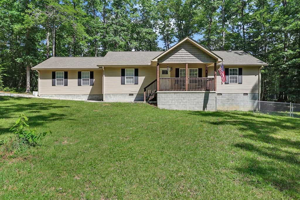 122 Jay Loop, Jamestown, TN 38556 Main Photo