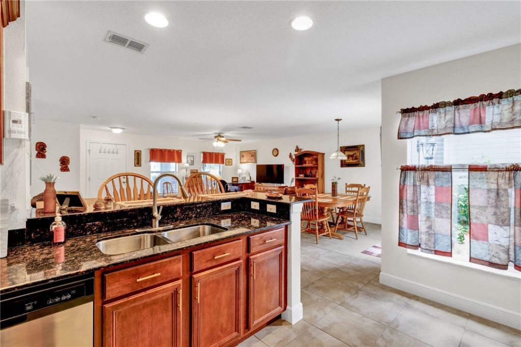 1660 Pointe West Way, Unit 1660, Vero Beach, FL 32966 Photo