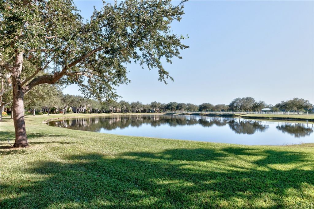 1660 Pointe West Way, Unit 1660, Vero Beach, FL 32966 Photo