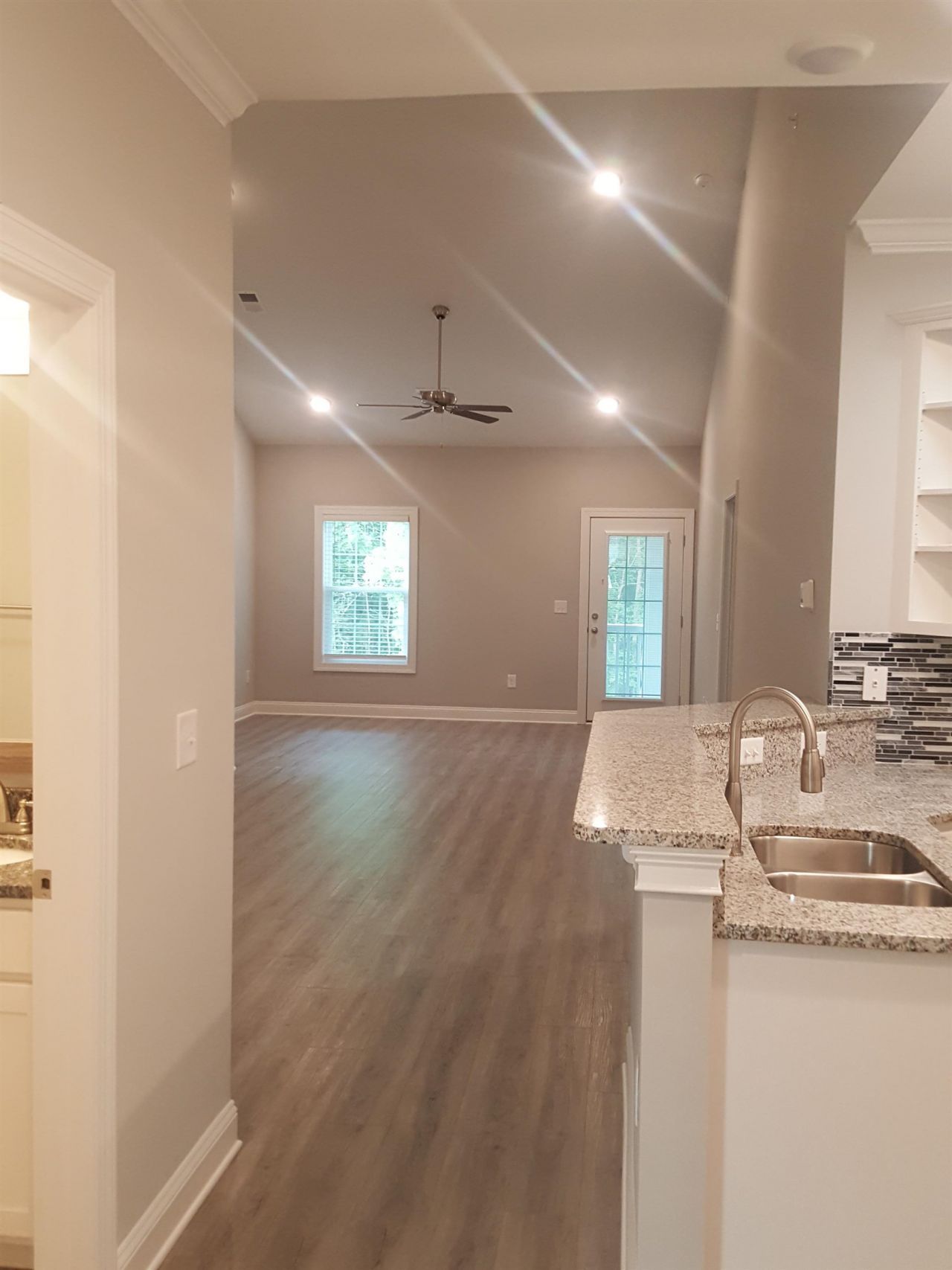 1144 Freeboard St. Photo 28