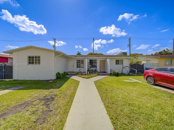 11250 SW 7th St , Sweetwater, FL 33174