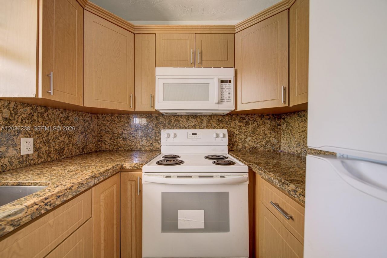 11250 SW 7th St , Sweetwater, FL 33174 Photo