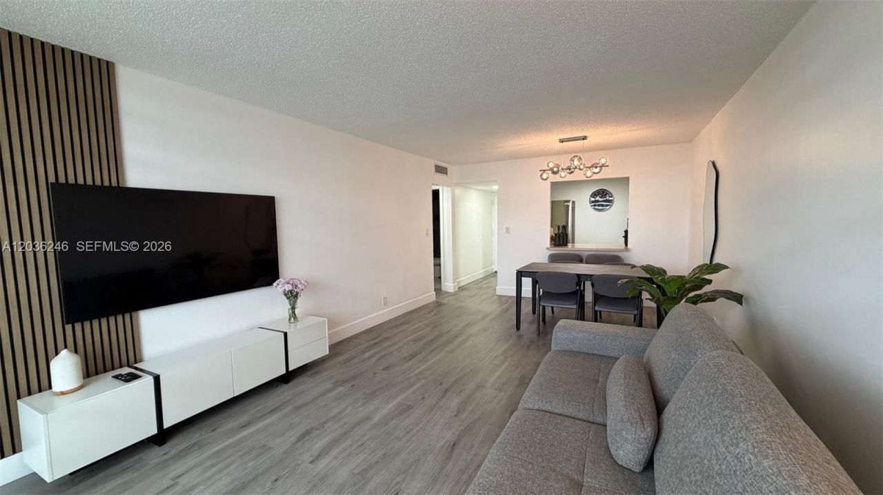 1825 W 44th Pl , Unit 1107, Hialeah, FL 33012 Photo