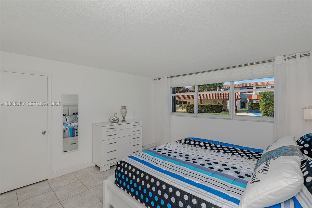 9410 N Hollybrook Lake Dr , Unit 11-109, Pembroke Pines, FL 33025 Photo