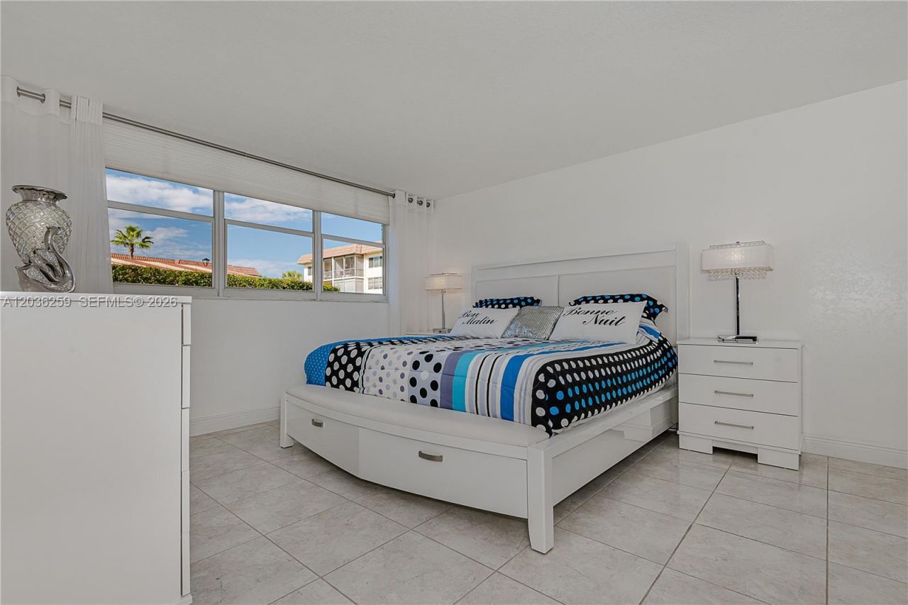 9410 N Hollybrook Lake Dr , Unit 11-109, Pembroke Pines, FL 33025 Photo