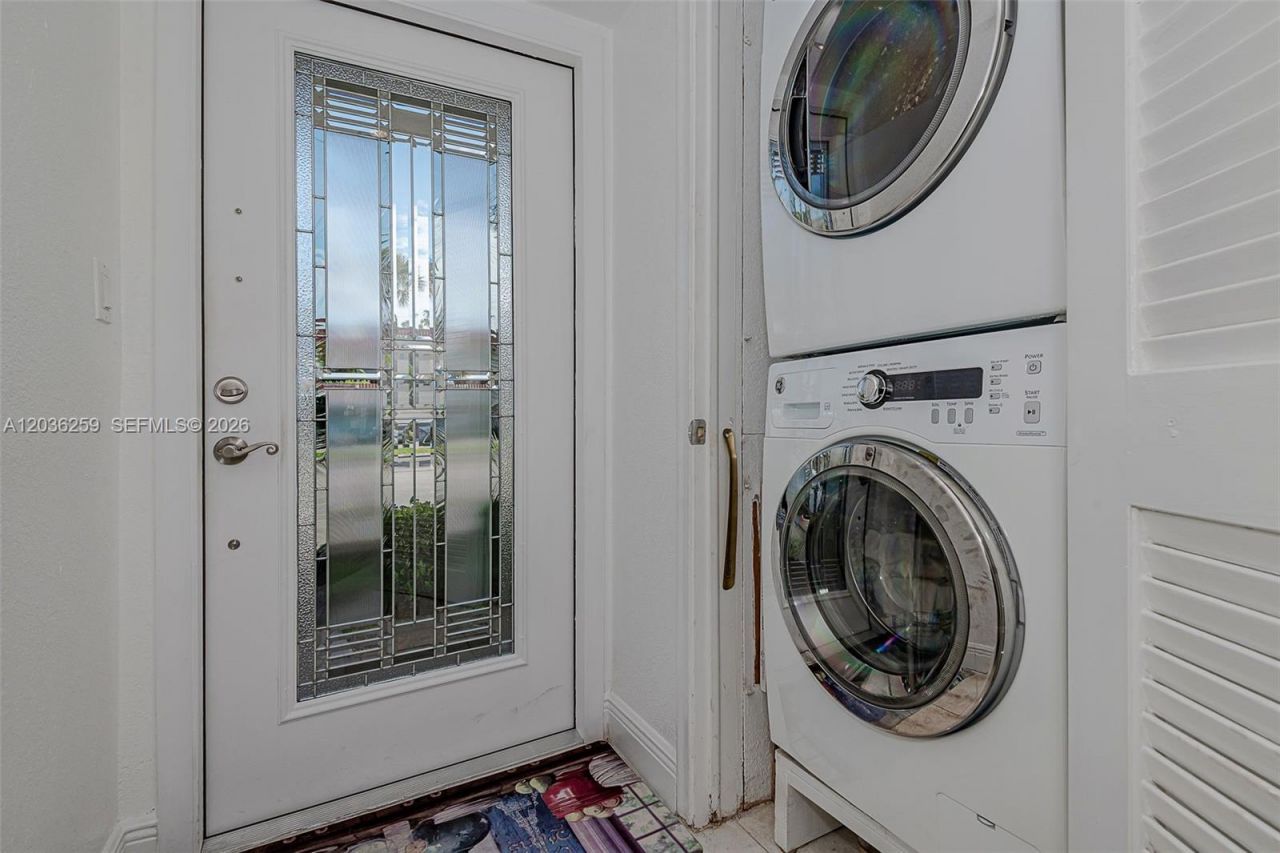 9410 N Hollybrook Lake Dr , Unit 11-109, Pembroke Pines, FL 33025 Photo