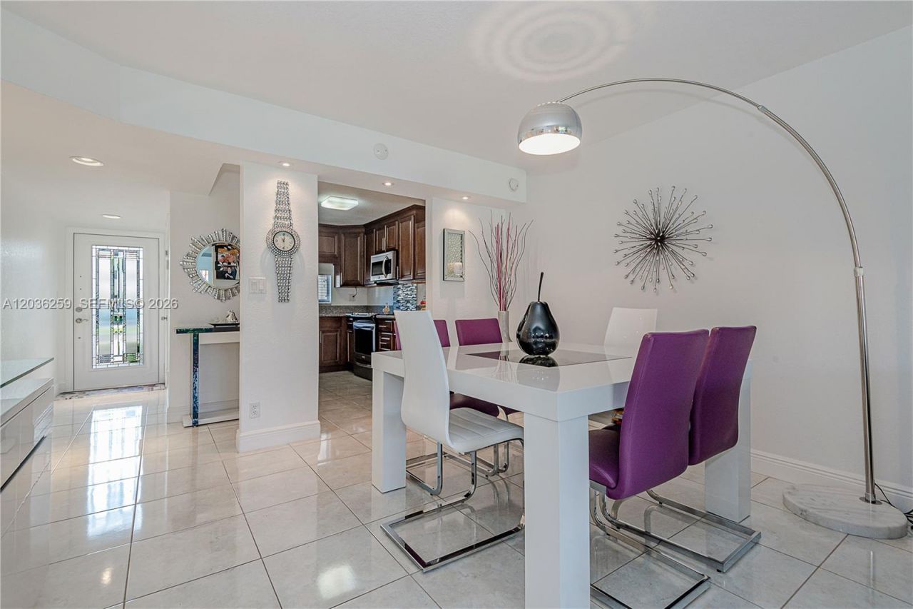 9410 N Hollybrook Lake Dr , Unit 11-109, Pembroke Pines, FL 33025 Photo