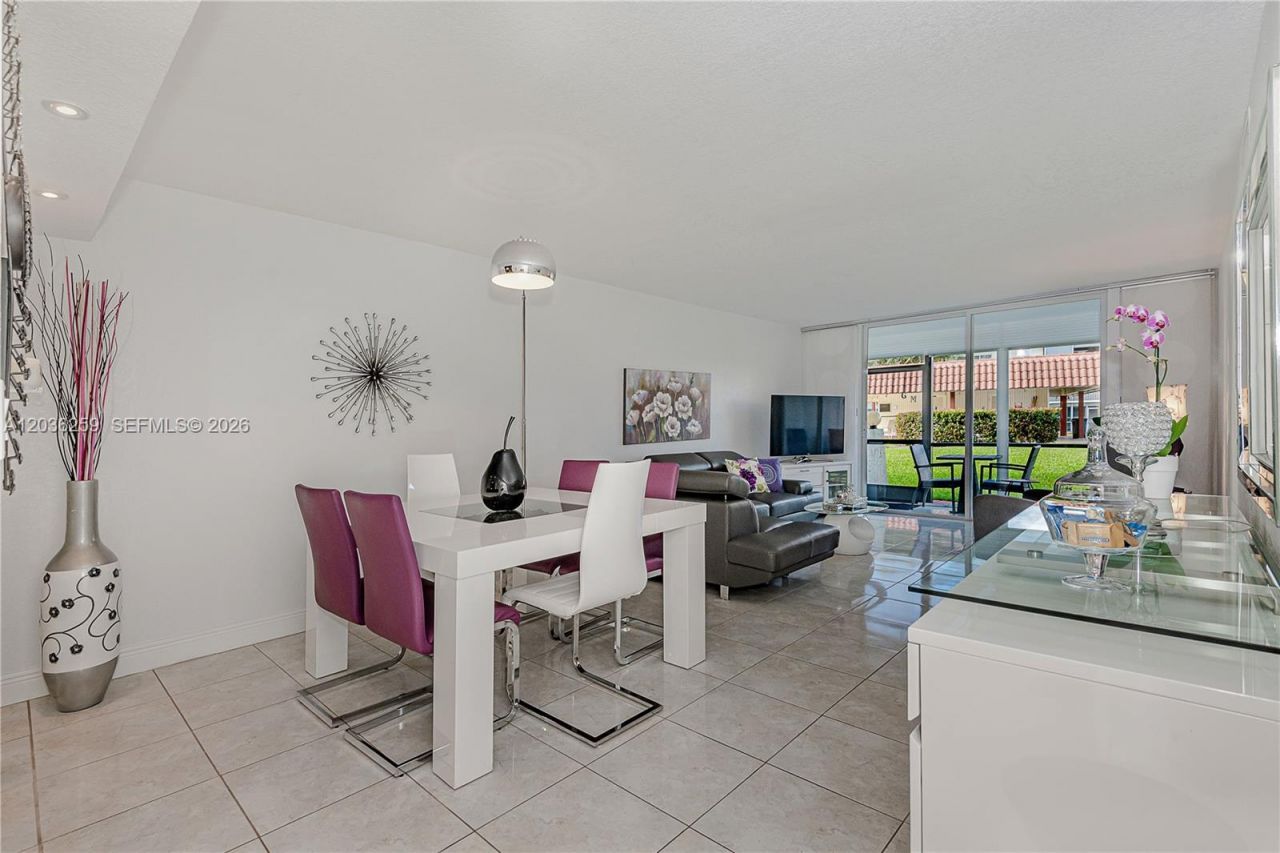 9410 N Hollybrook Lake Dr , Unit 11-109, Pembroke Pines, FL 33025 Photo