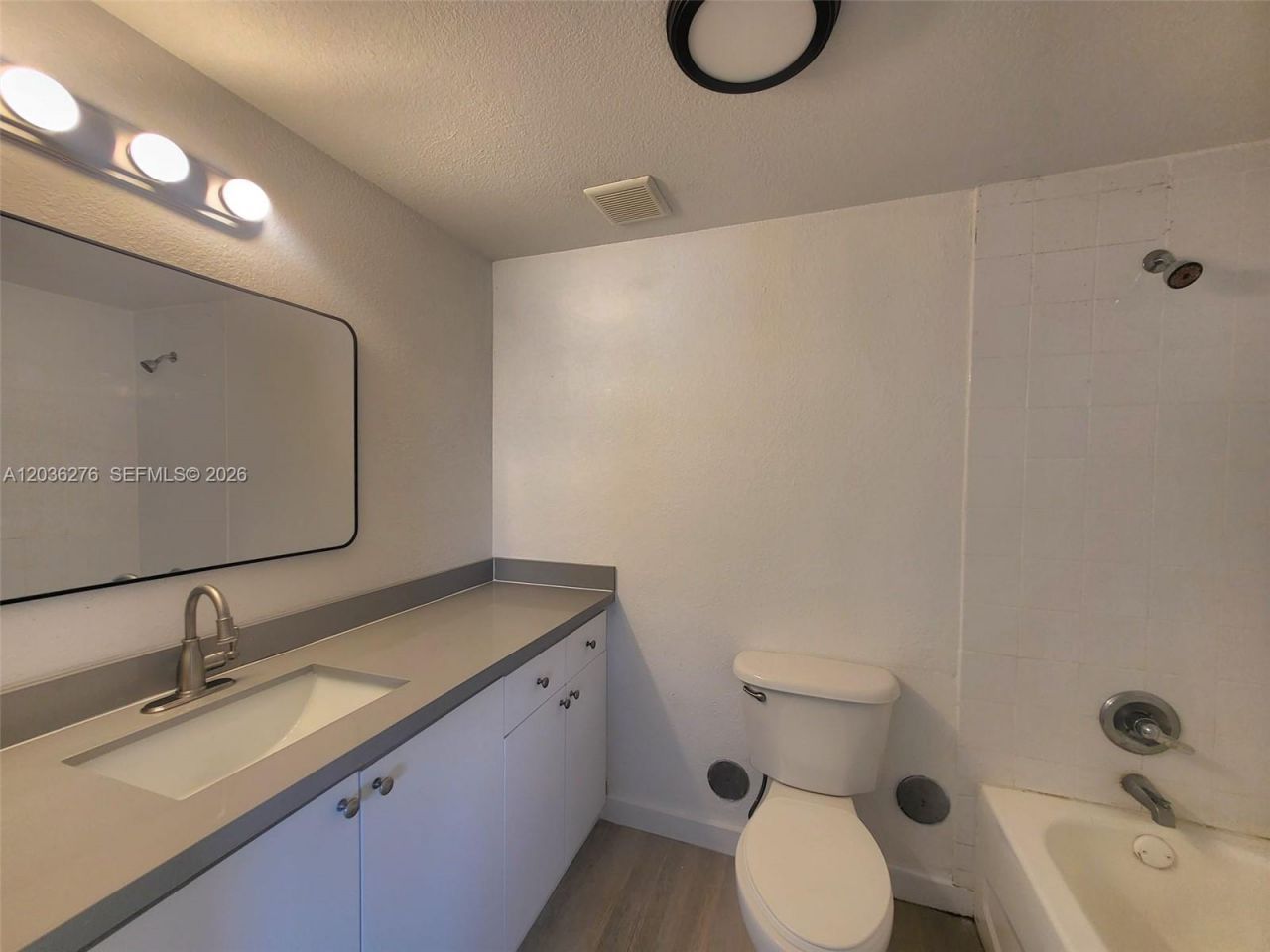 120 SW 8th Ave, Unit 703, Miami, FL 33130 Photo