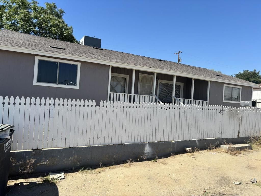1007 Wood, Taft, CA 93268 Main Photo