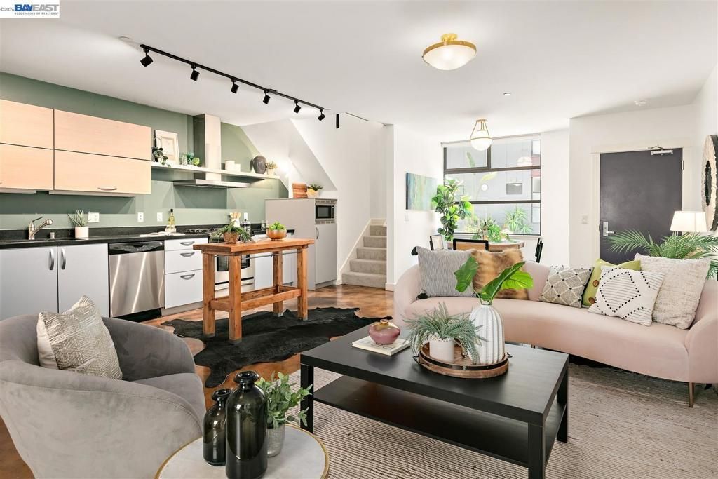 6501 San Pablo Ave, Unit 208, Oakland, CA 94608 Main Photo