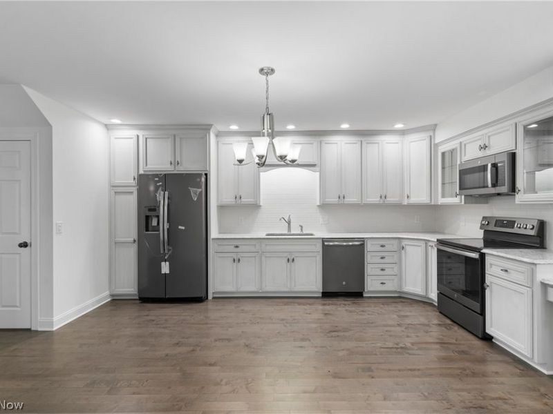 13113 Cleveland Avenue NW, Uniontown, OH 44685 Photo 9