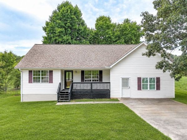 859 Buck Boulevard SE, Calhoun, GA 30701
