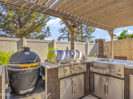 2190 Overland Park Drive, Reno, NV 89521 Photo