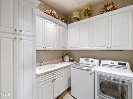 7231 Silver King Drive, Sparks, NV 89436 Photo