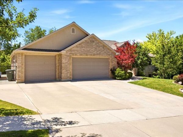 1561 E LAKEVIEW WAY S, Ogden, UT 84403