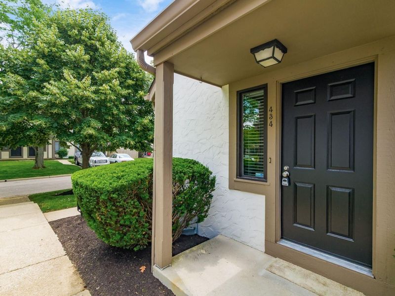 434 Edinburgh Road , Dublin, OH 43017 Photo 3