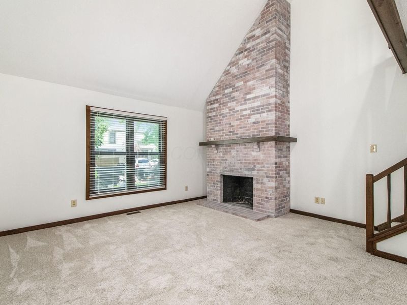 434 Edinburgh Road , Dublin, OH 43017 Photo 4