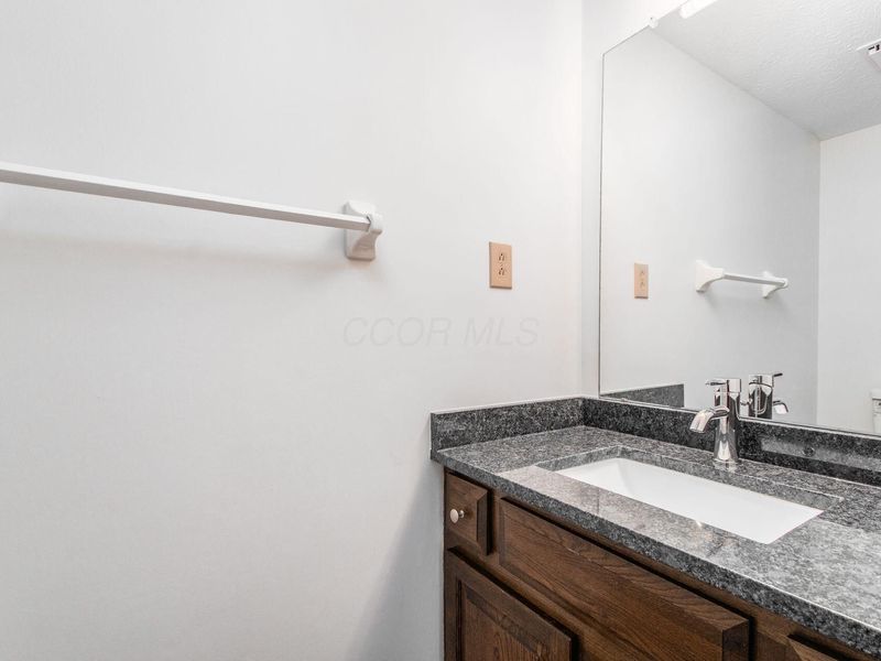 434 Edinburgh Road , Dublin, OH 43017 Photo 7