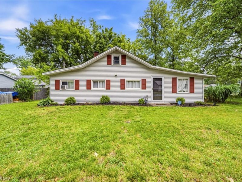 1588 Yale Avenue, Madison, OH 44057 Photo 2