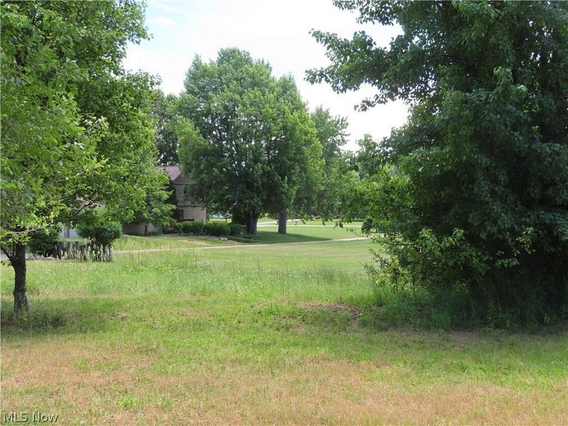 5773 Deer Pines Drive, Green, OH 44216 Photo 3