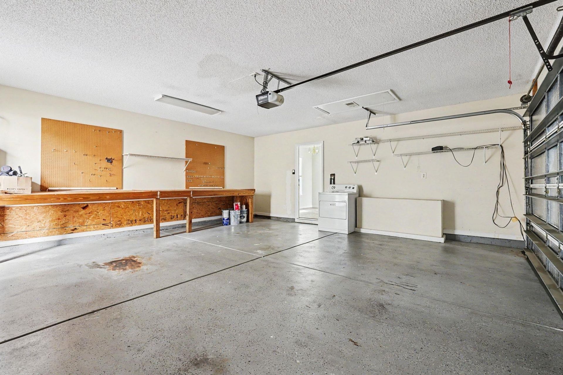 306 Andorra St.  Photo 23