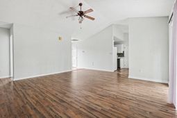 306 Andorra St.  photo 4