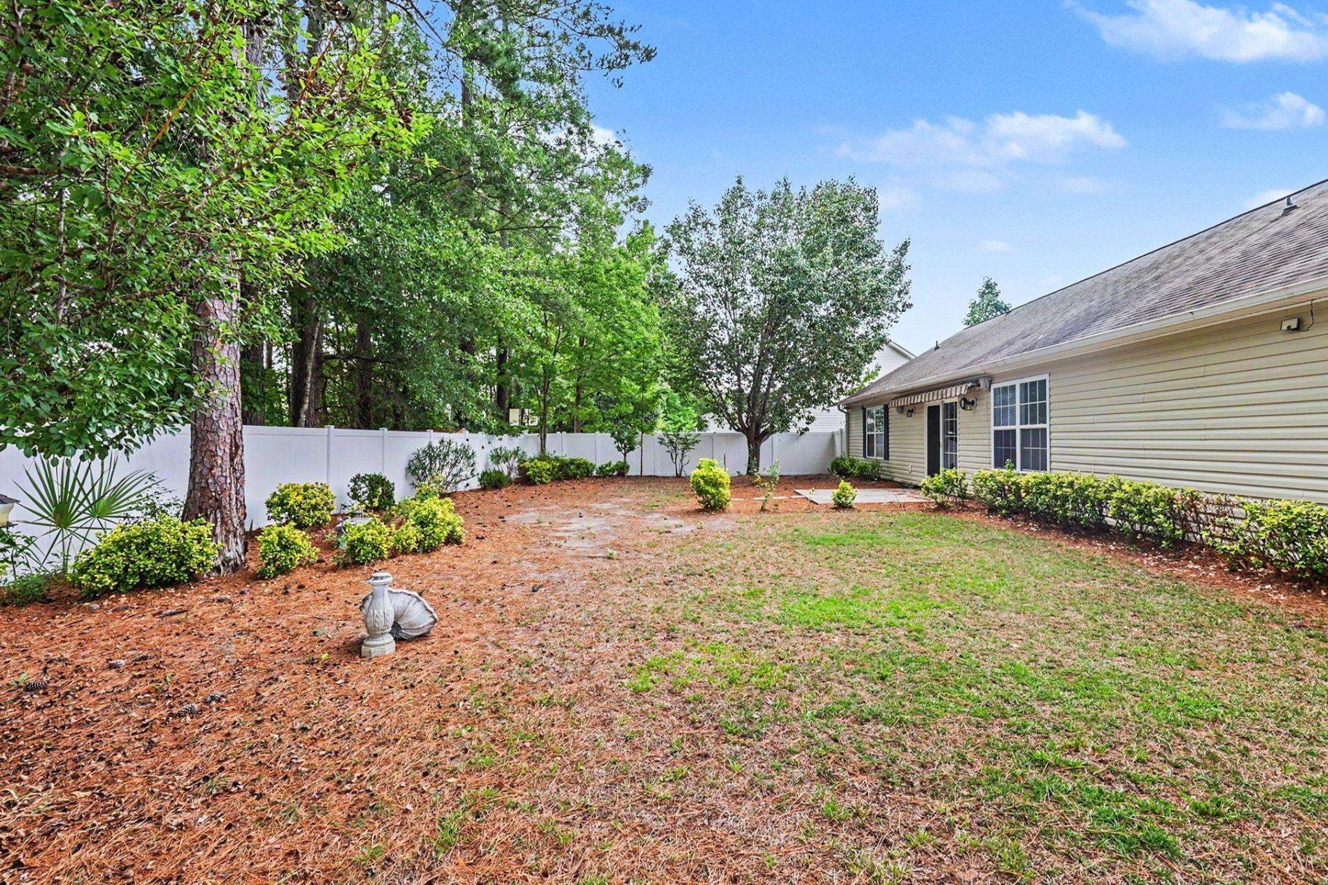 306 Andorra St.  Photo 32